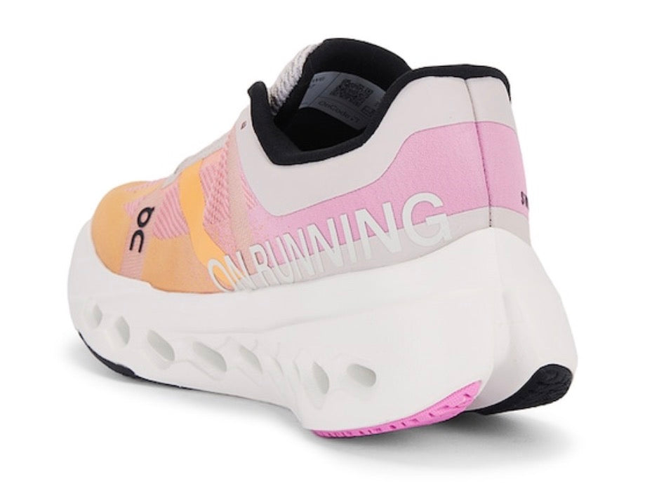 Cloudsurfer Next Sneaker / Dama