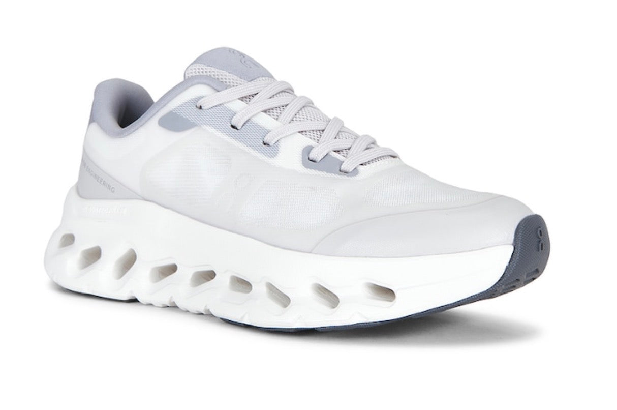 Cloudtilt Remix Sneaker / Dama
