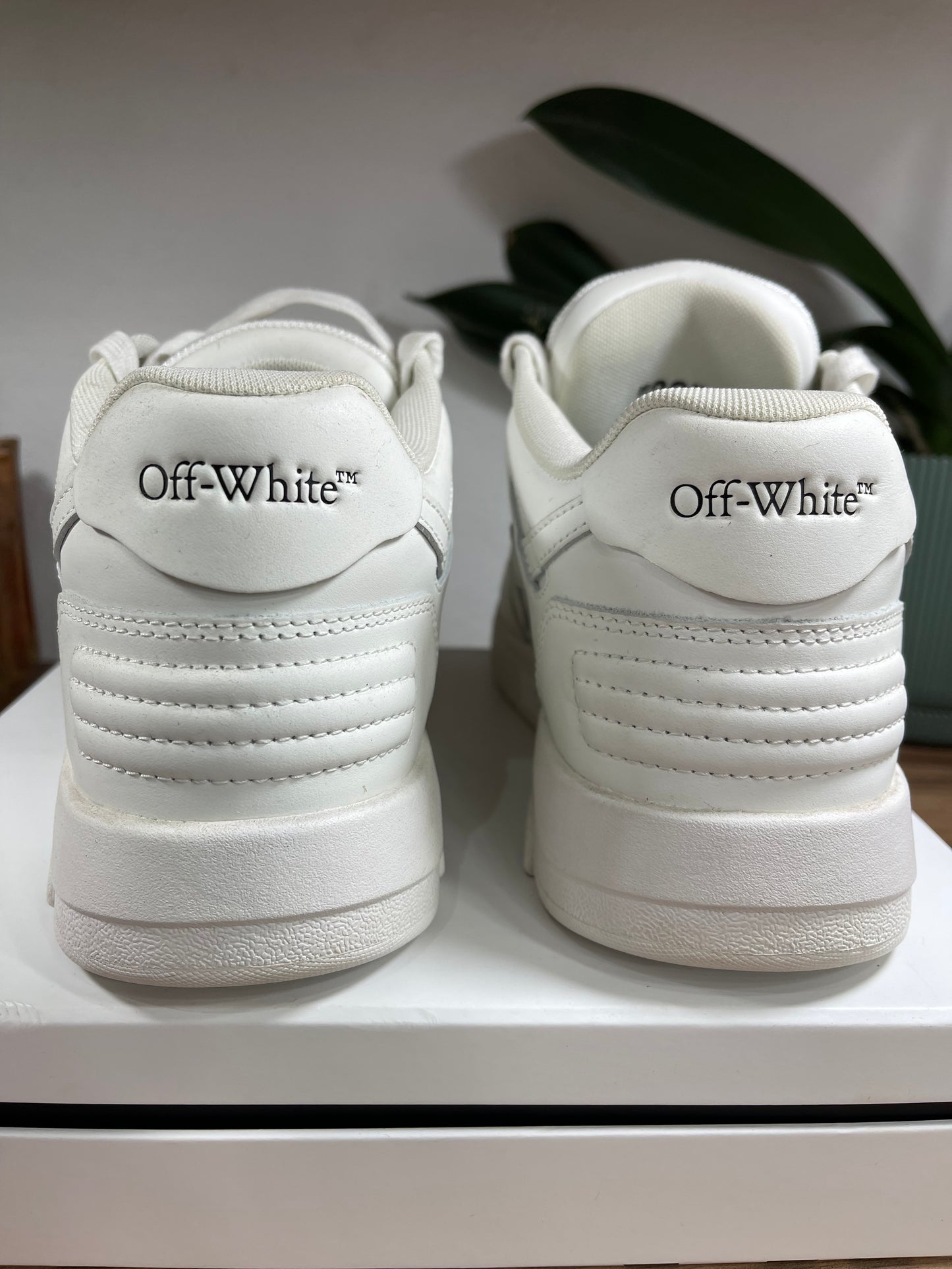 OFF WHITE out of the office