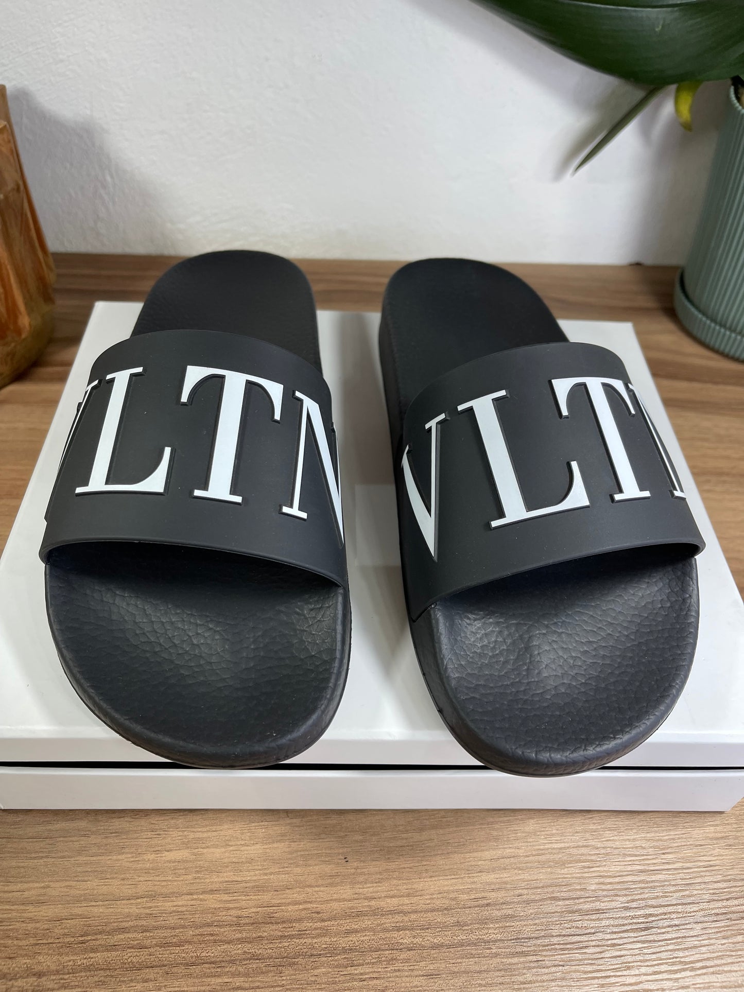 VALENTINO slides