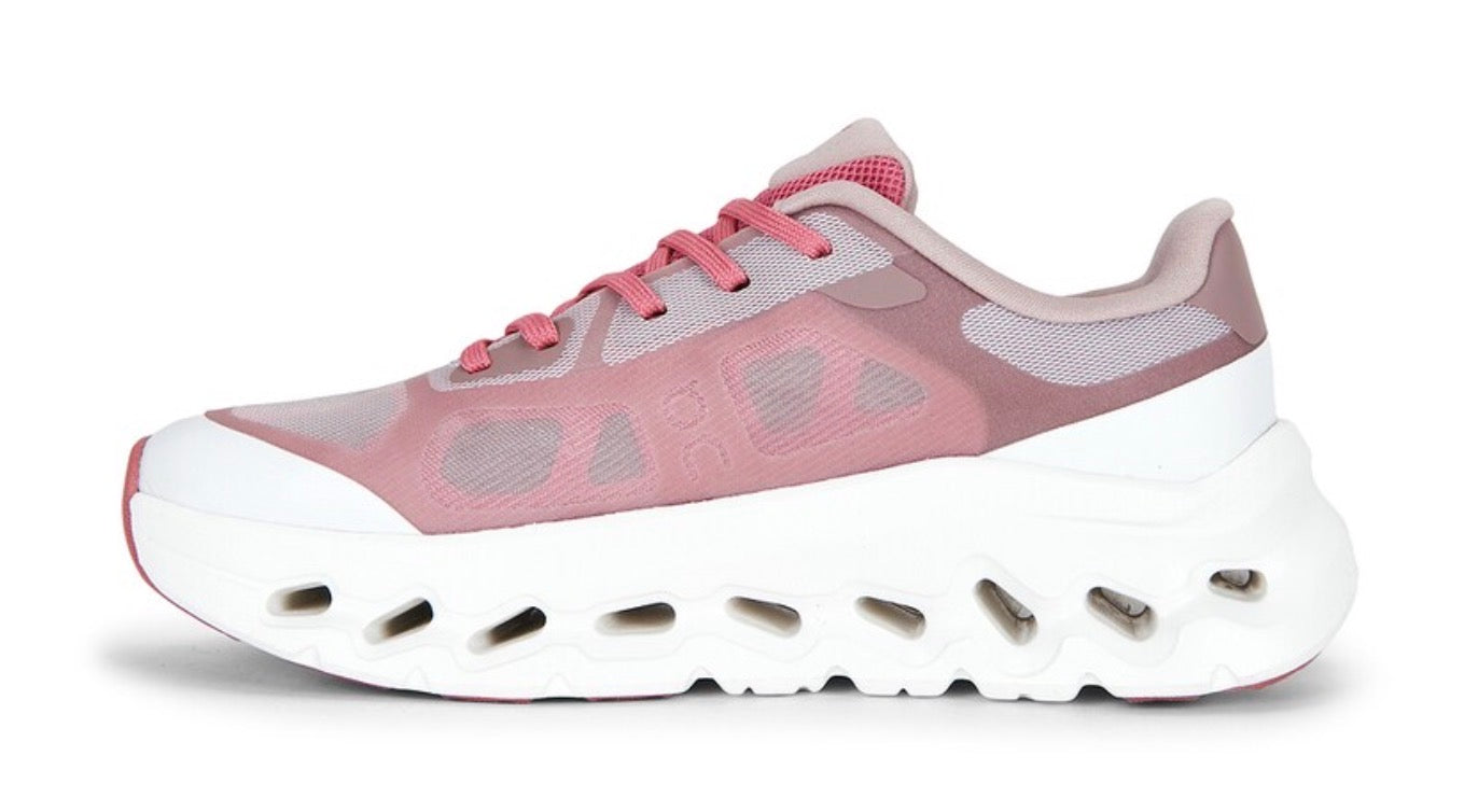 Cloudtilt Remix Sneaker / Dama