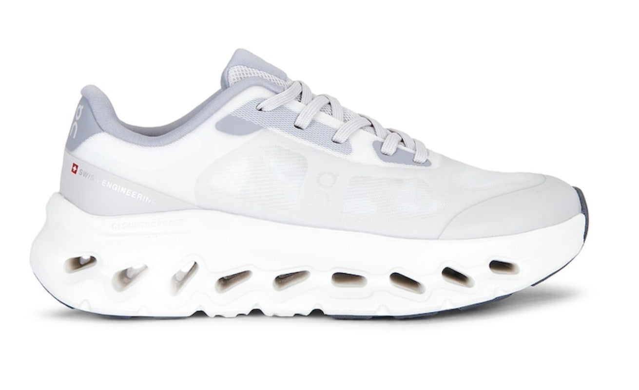 Cloudtilt Remix Sneaker / Dama