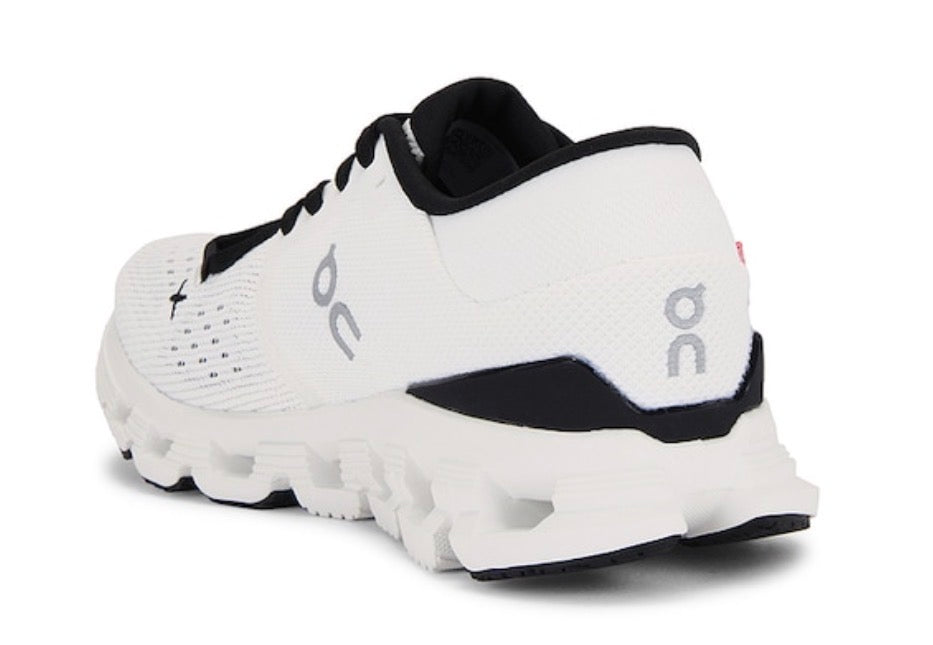 Cloud X 4 Sneaker / Dama