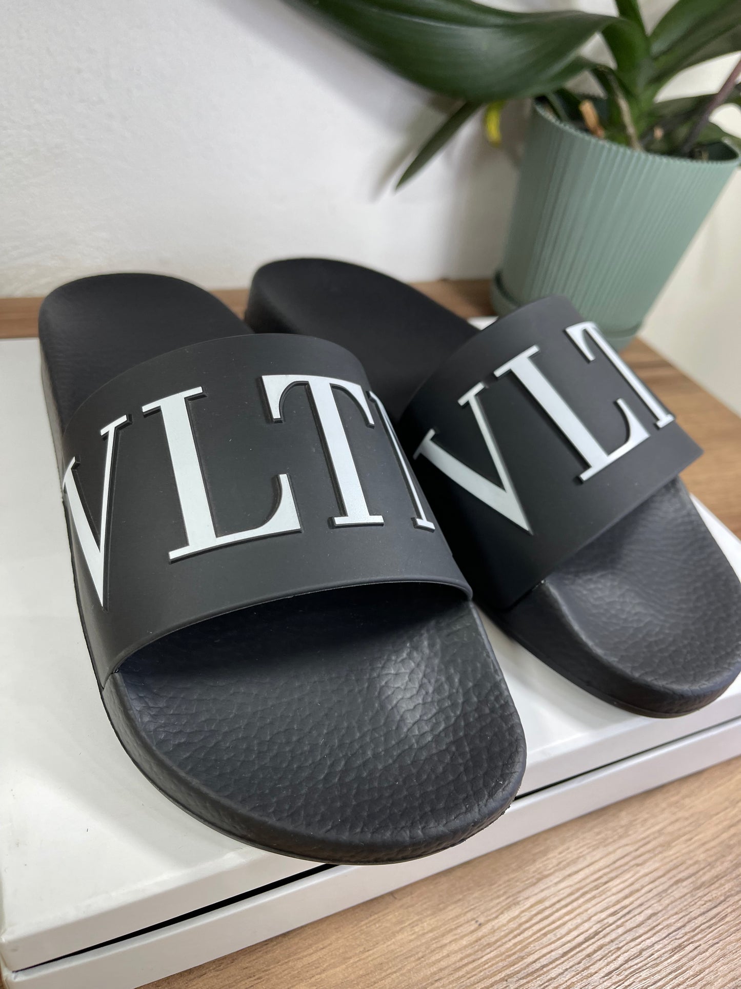 VALENTINO slides