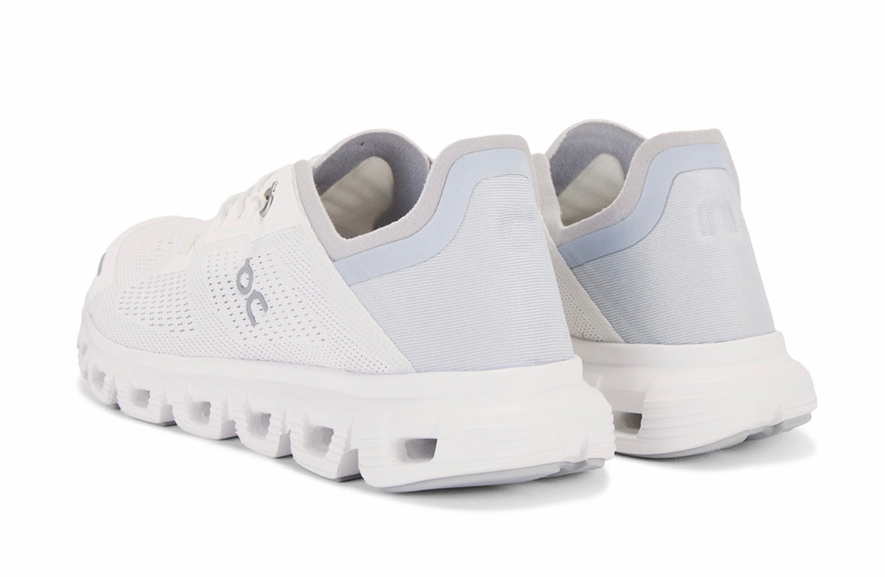 Cloud 6 Coast / Dama