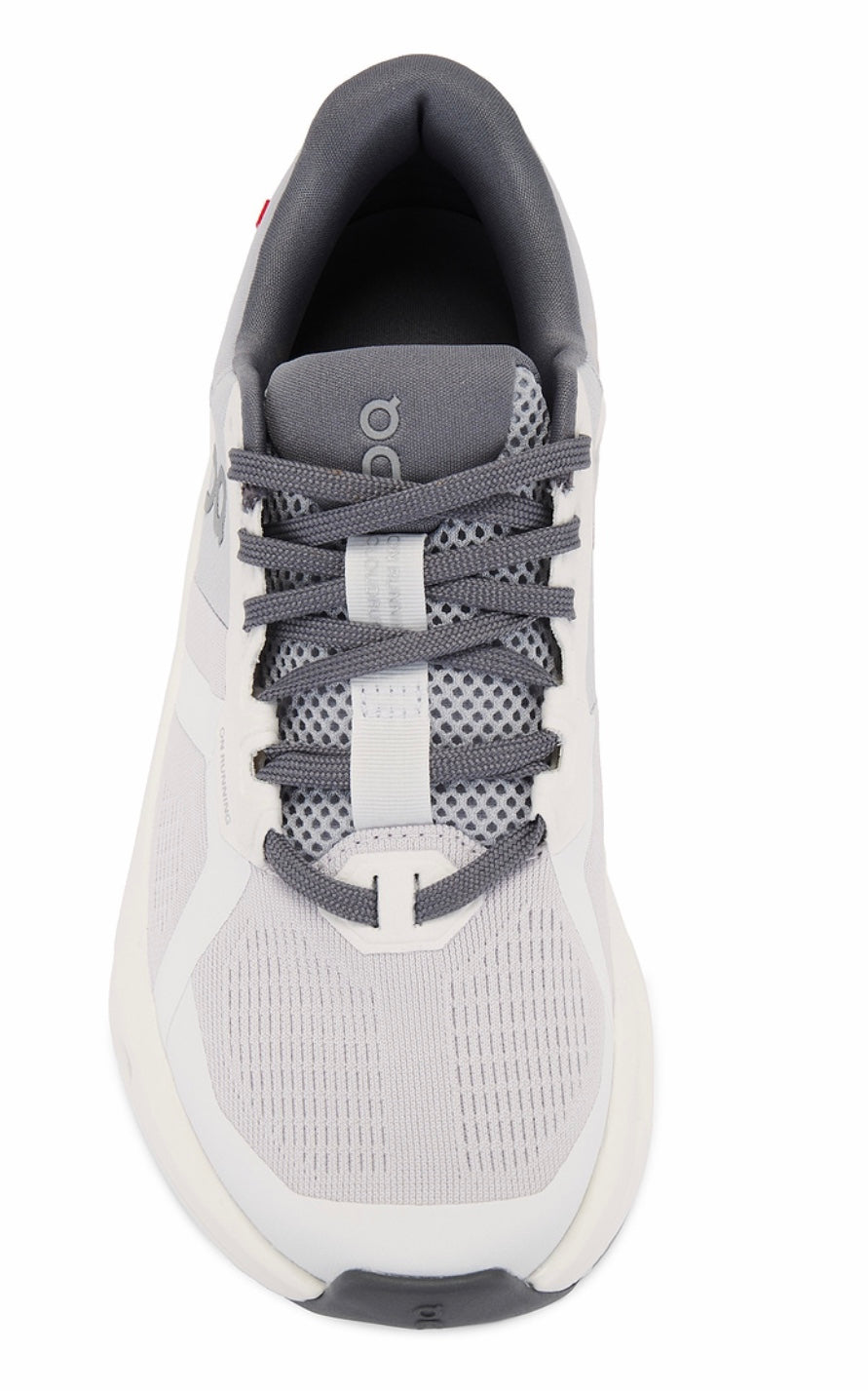 Cloudrunner 2 / Dama