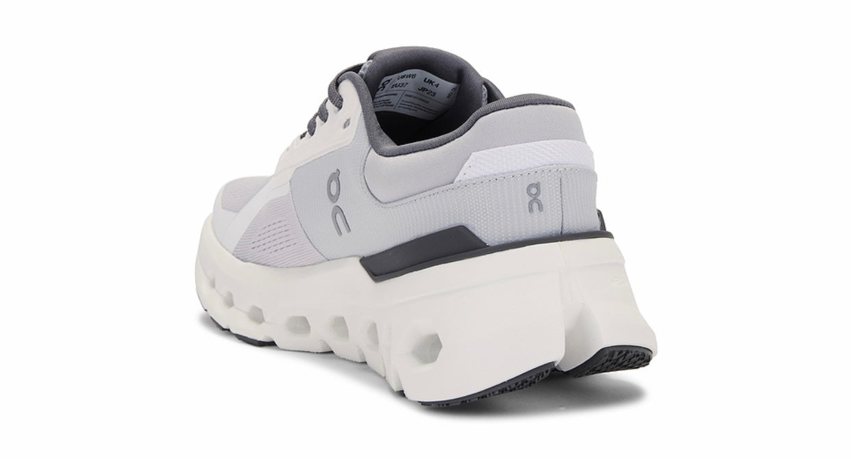 Cloudrunner 2 / Dama