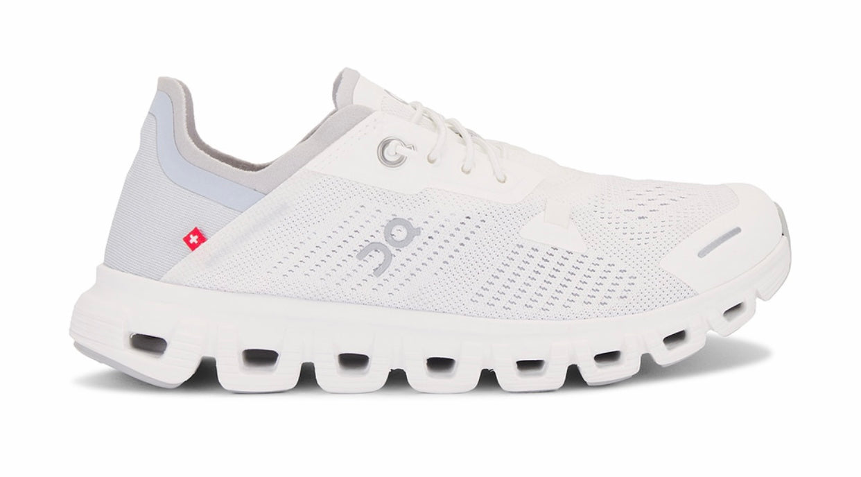Cloud 6 Coast / Dama