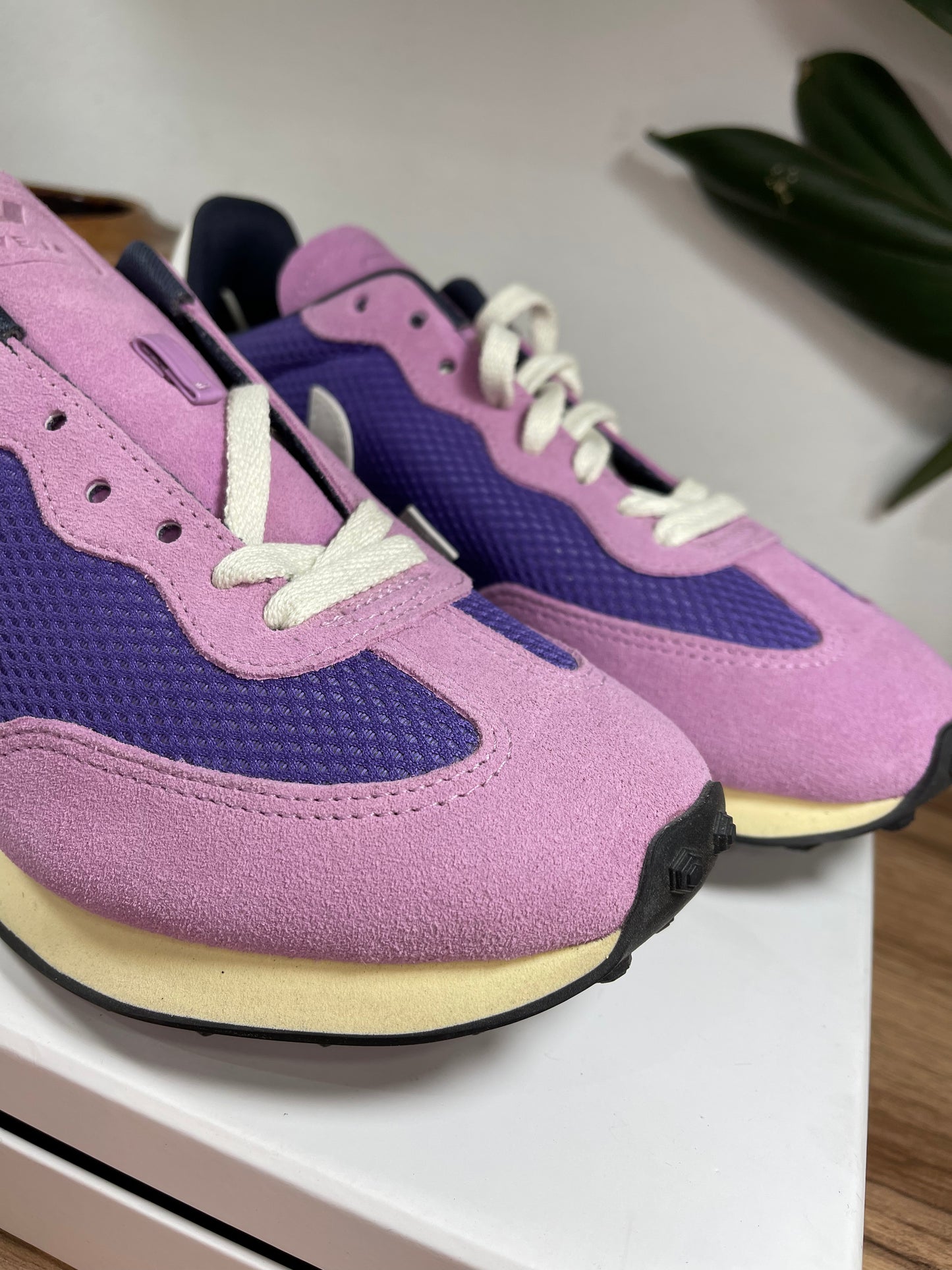 VEJA Rio violet